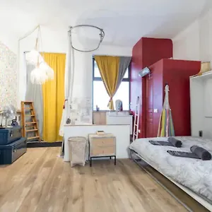 beautiful-design-loft-in-nice-with-bathtub-jacuzzi-and.fr-provencehotel.com/